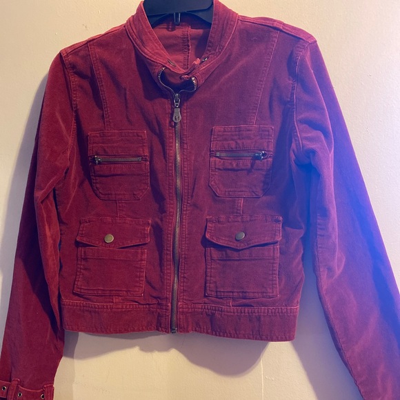 Warm red jacket for fall weather - Picture 2 of 6